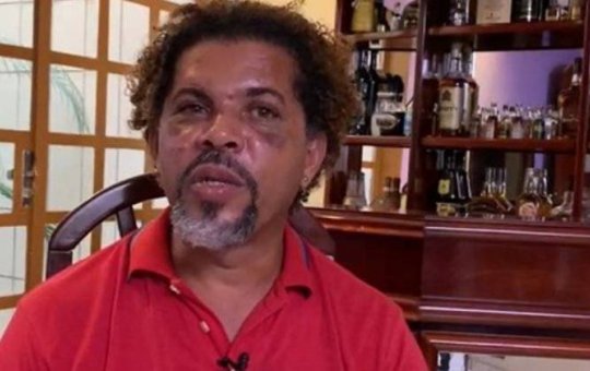 Tiktoker? Morador de rua surfa na fama e aparece dançando em casa de luxo