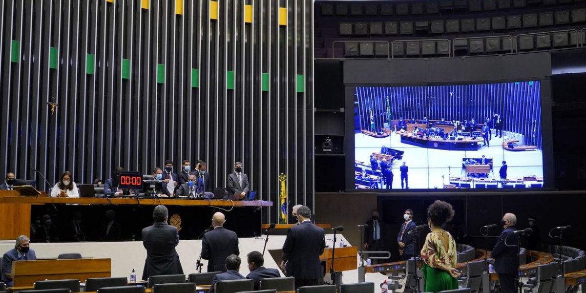 Oito deputados federais baianos trocaram de partido