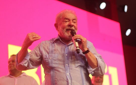 Lula fala em tirar cerca de 8 mil militares de cargos comissionados no governo