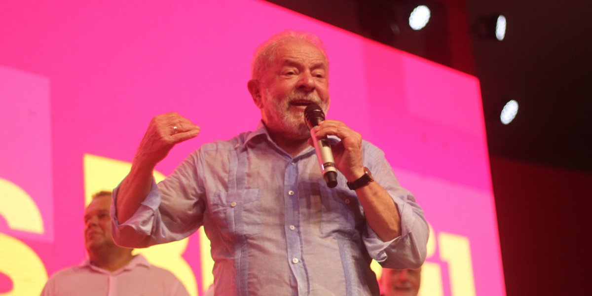 Lula fala em tirar cerca de 8 mil militares de cargos comissionados no governo