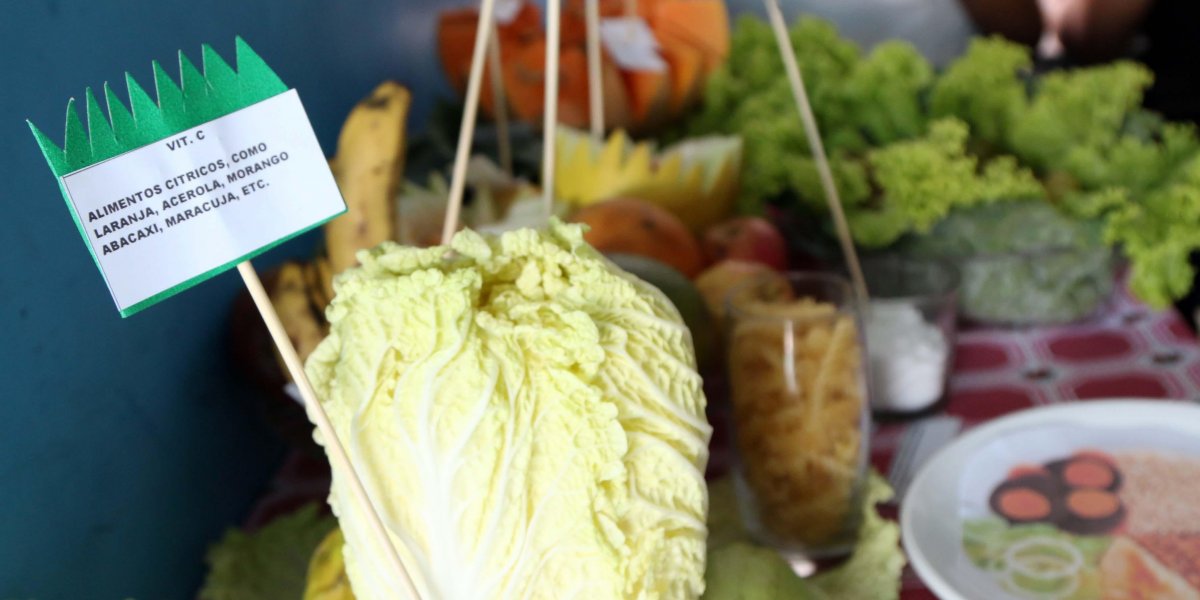 Escola municipal do Bairro da Paz oferece aula de aproveitamento de alimentos