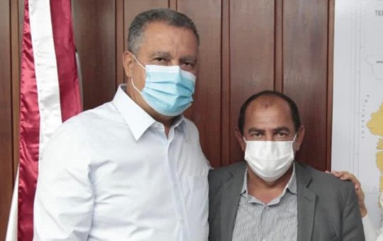 Prefeito do PSDB declara apoio a Jerônimo Rodrigues após reunião com Rui Costa