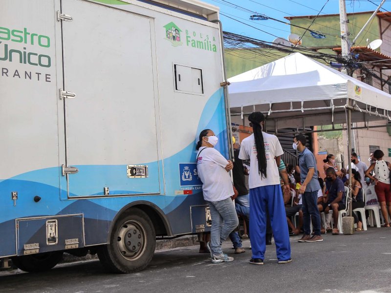 CadÚnico Itinerante beneficia moradores do bairro do Tororó, em Salvador