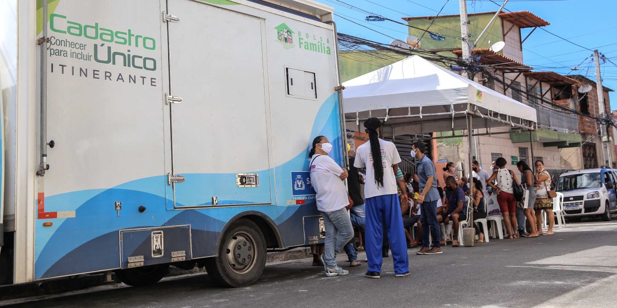CadÚnico Itinerante beneficia moradores do bairro do Tororó, em Salvador