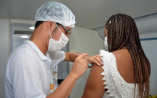 Covid-19: Vacinação em Salvador prossegue nesta sexta (8) com a 'Liberou Geral'