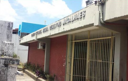 Aluna é esfaqueada por colega dentro de escola no IAPI, em Salvador