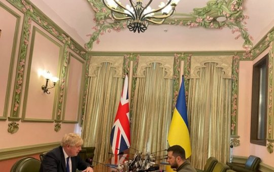 Guerra na Ucrânia: primeiro-ministro britânico visita Kiev, capital do país