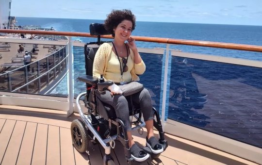 Baiana denuncia companhia aérea por ter esquecido cadeira de rodas