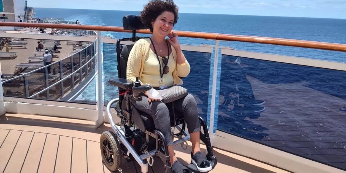 Baiana denuncia companhia aérea por ter esquecido cadeira de rodas