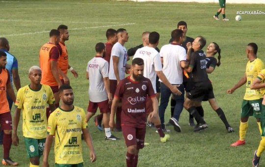 Justiça Desportiva do ES suspende Soriano por agressão à bandeirinha