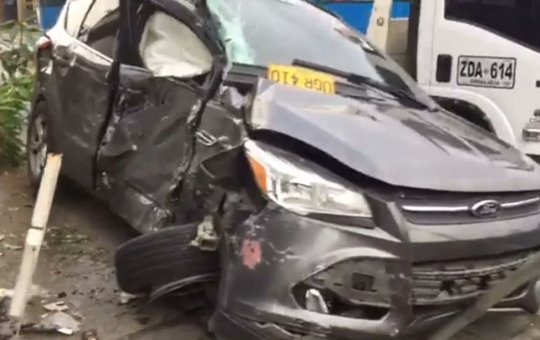 Ex-jogador do Corinthians, Freddy Rincón se envolve em acidente de carro