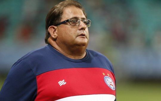 Técnico do Bahia, Guto Ferreira é internado às pressas com fortes dores no peito