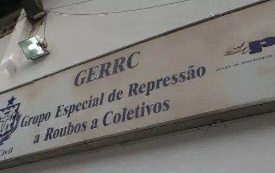 Passageiros e rodoviários de quatro ônibus são assaltados em Salvador