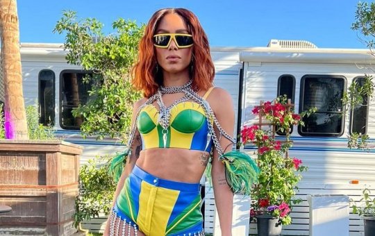 “Gostinho de RJ”: Imprensa internacional exalta Anitta no Coachella