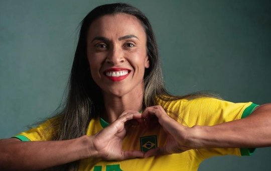 Após cirurgia no joelho, Marta ficará seis meses fora dos gramados