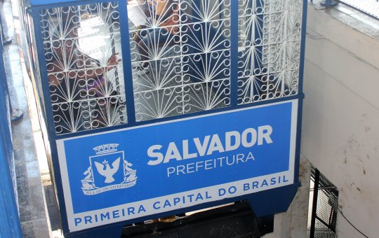 Fortes chuvas atrasam manutenção do Plano Inclinado Gonçalves, em Salvador