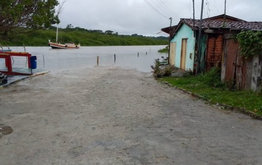 Chuva causa transtornos em diversas cidades da Bahia; população pede socorro