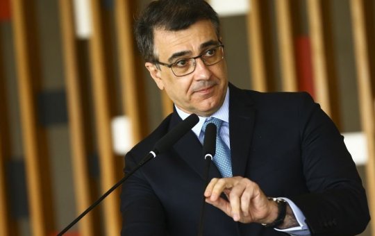 Brasil defende a permanência da Rússia no G20, diz ministro Carlos França