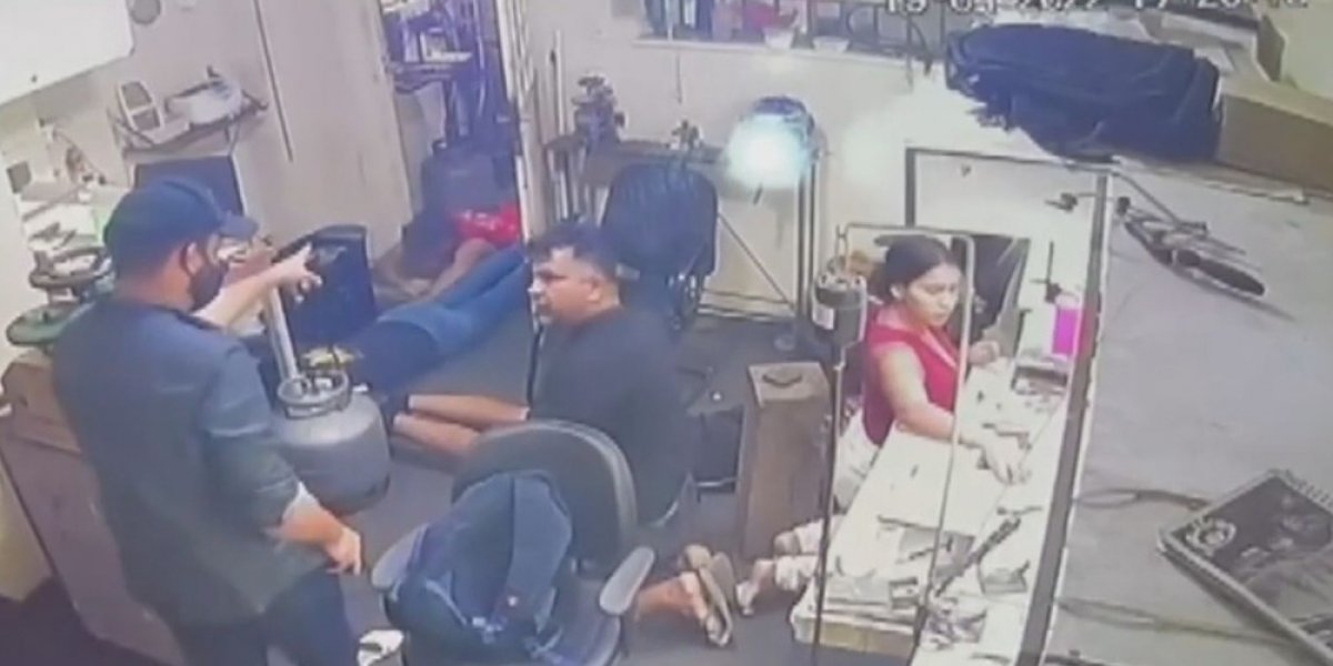 Joalheria é assaltada por dois homens armados em Juazeiro