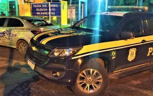 Homem é flagrado com carro roubado e placas adulteradas na cidade de Milagres