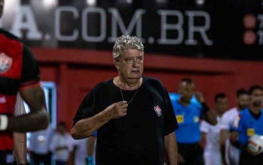 Geninho se diz surpreso com demissão e compara com saída em 2020