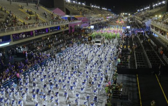 Rio de Janeiro: Doze escolas disputam título do Grupo Especial do carnaval