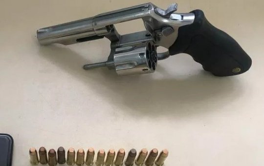 Homem é preso após agredir e ameaçar companheira em Luís Eduardo Magalhães