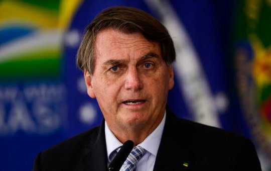 Em Porto Seguro, indígenas protestam contra Bolsonaro