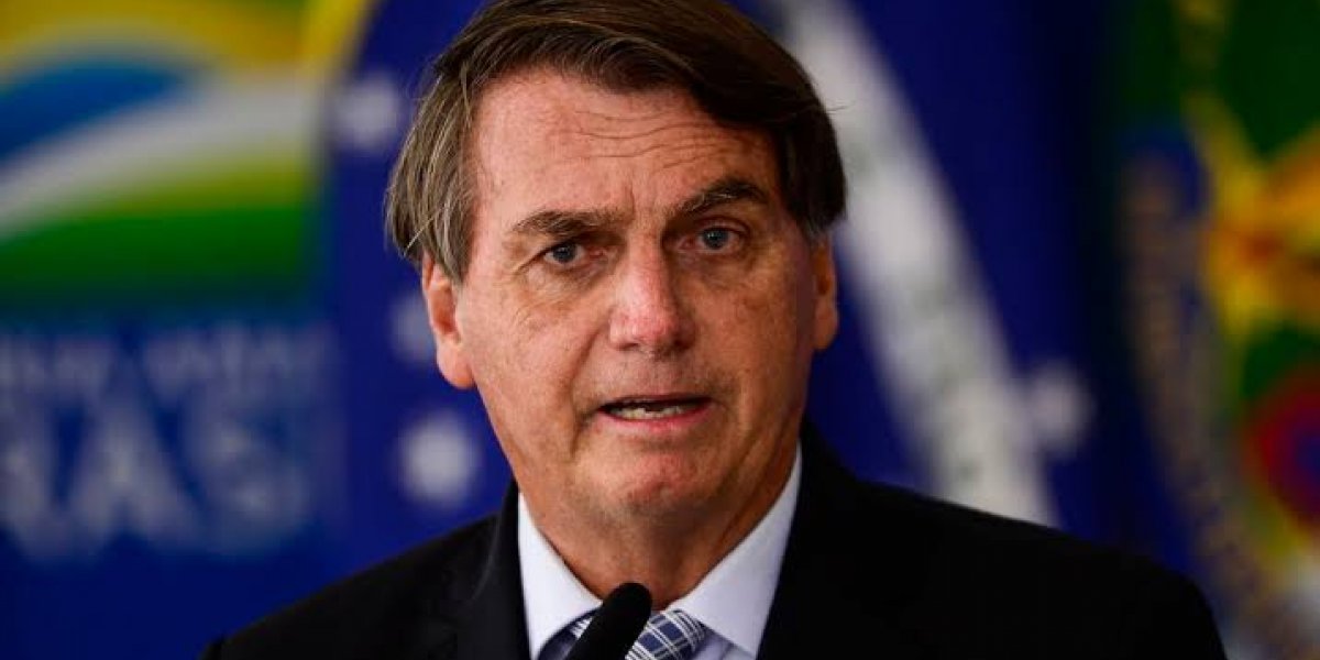 Em Porto Seguro, indígenas protestam contra Bolsonaro