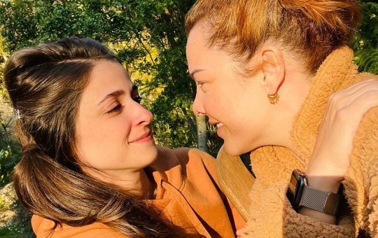 Fernanda Souza, ex-esposa de Thiaguinho, anuncia que está namorando uma mulher