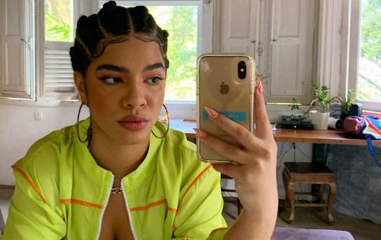 Ex-BBB Maria teve celular e carteira furtados na Sapucaí: “Um susto”