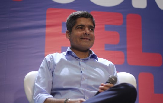 ACM Neto mantém liderança para o governo, mas Jerônimo e Roma reduzem distância