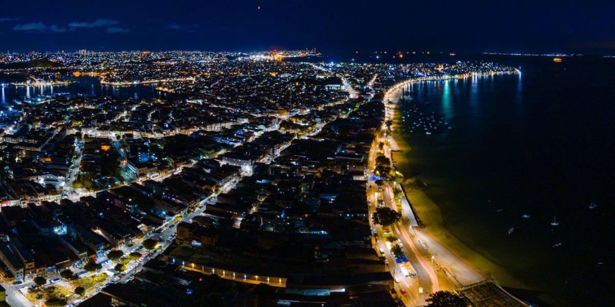 Iluminação pública em LED traz benefícios e segurança a cidadãos soteropolitanos