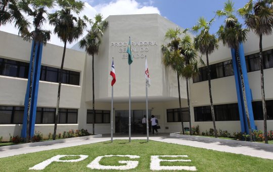 PGE se pronuncia sobre operação que investiga compra de respiradores