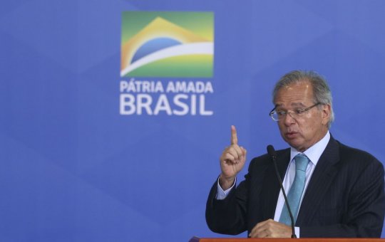 Ministro diz que Brasil pode se beneficiar da crise internacional