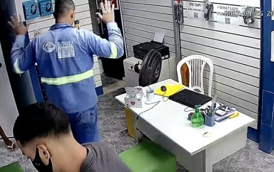 Loja de eletrônicos é assaltada em Barra do Jacuípe, em Camaçari, na RMS