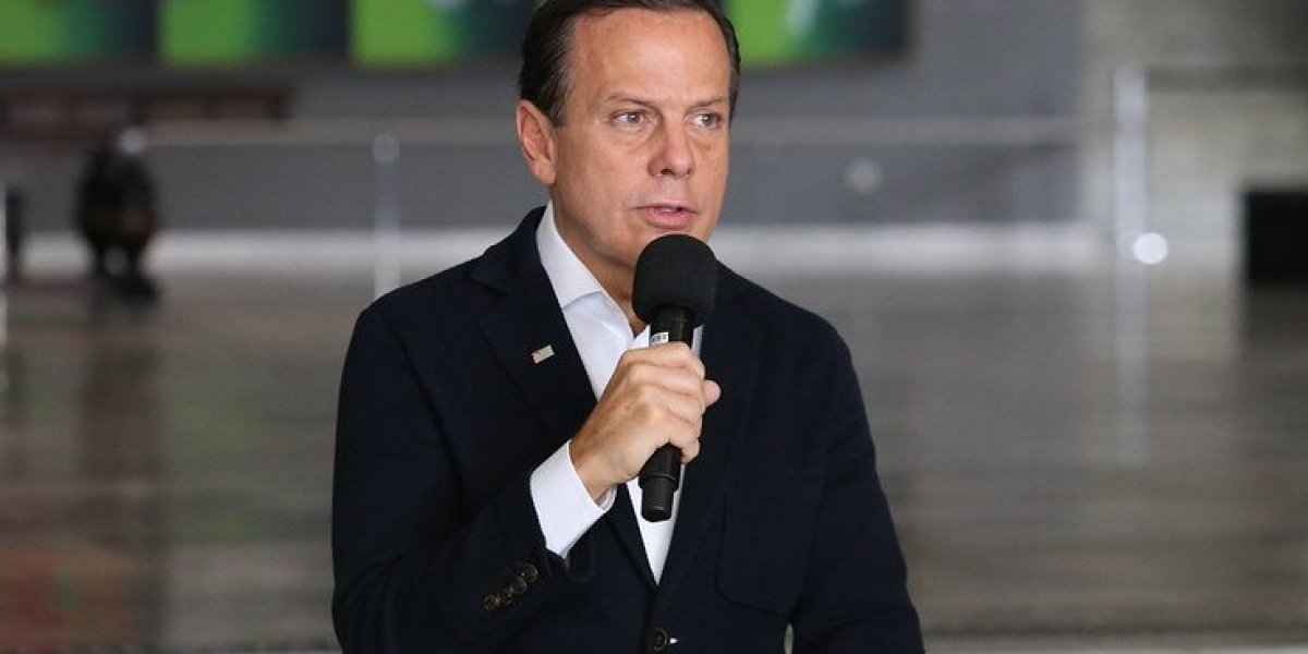 João Doria evita comparar Lula a Bolsonaro: "É inteligente e tem passado"