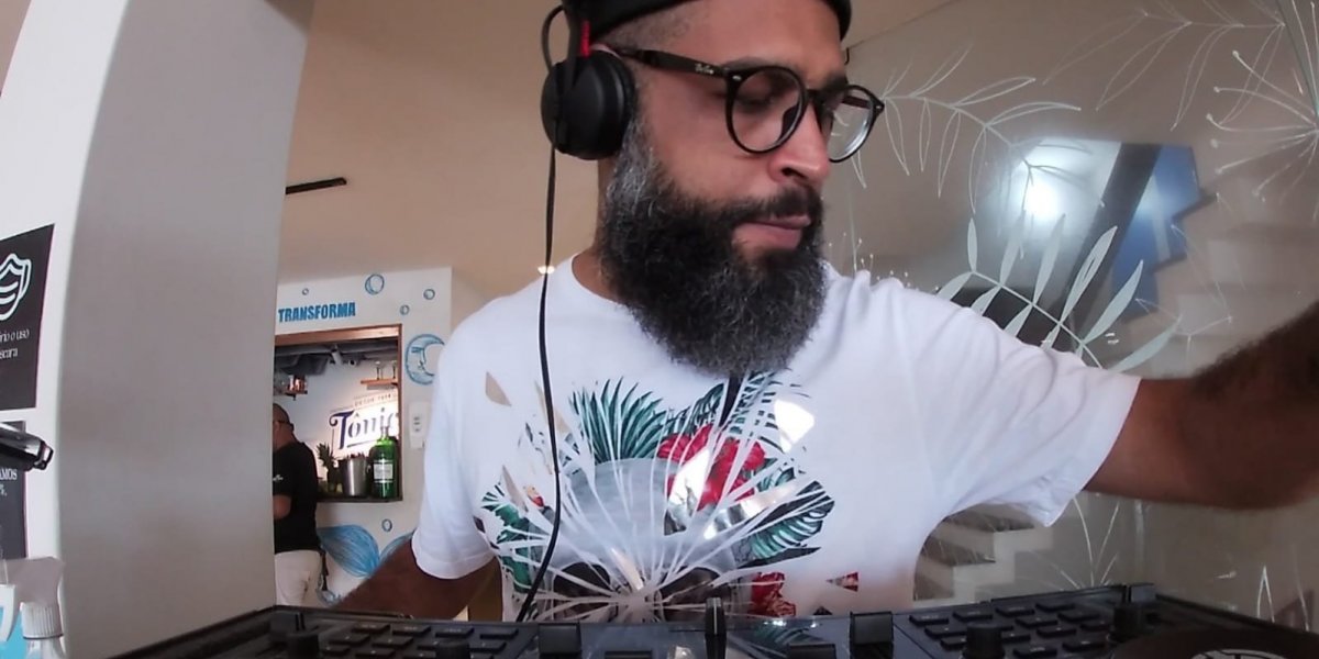 Varanda Solar fecha o mês de abril sob o comando do DJ Riffs no sábado (30)