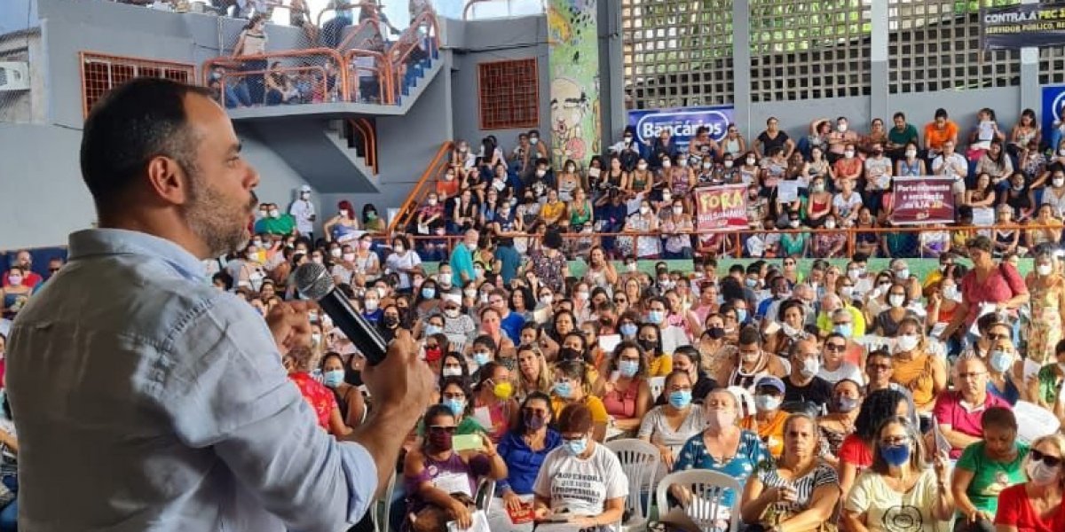 Manifestações dos professores contam com o apoio do vereador Augusto Vasconcelos