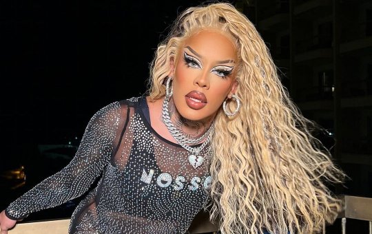“A arte drag mudou a minha vida", diz Gloria Groove