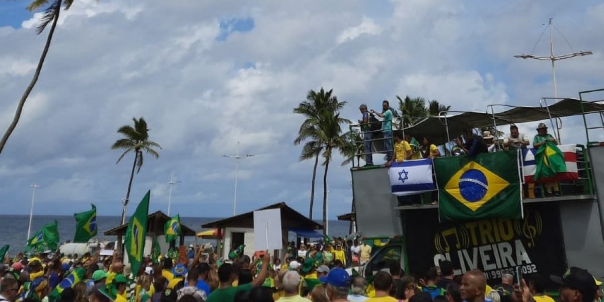Apoiadores de Bolsonaro se reúnem no Jardim de Alah neste domingo