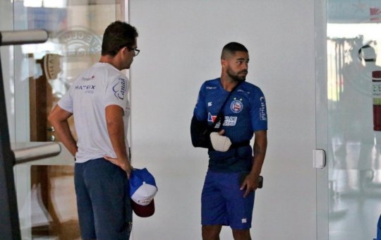 Bahia confirma fratura na mão de Raí; atleta passará por procedimento cirúrgico