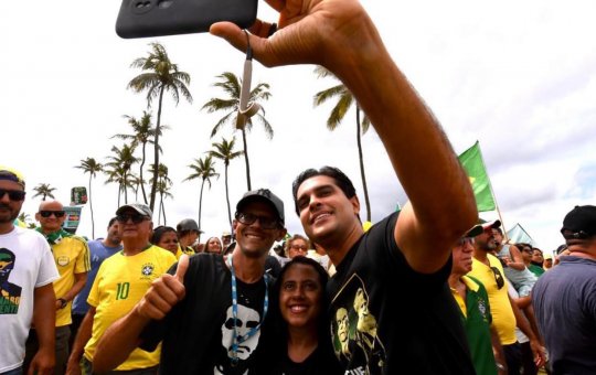 Aleluia defende reeleição de Bolsonaro: "É a manutenção da liberdade"