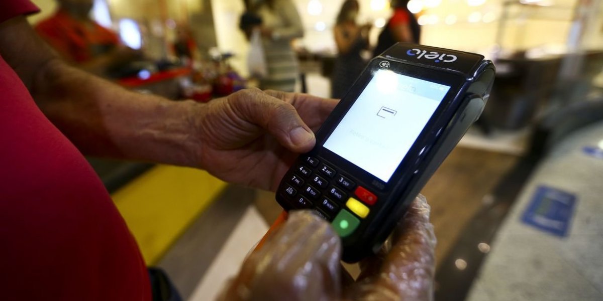 Percentuais de endividados e inadimplentes são os maiores em 12 anos no Brasil