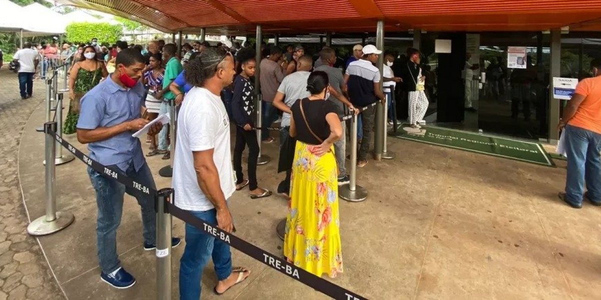 Penúltimo dia para regularização do título é marcado por longas filas na Bahia