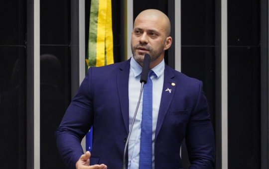 Bolsonaristas pressionam para que PTB mantenha nome de Silveira para a CCJ