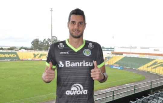 Vitória deve anunciar goleiro Dalton como reforço para Série C