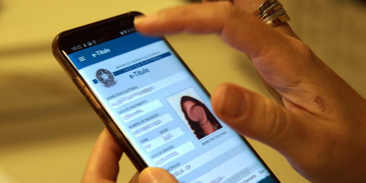 Eleitor brasileiro tem até hoje para emitir, transferir e regularizar título