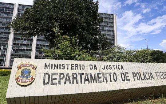 Polícia Federal prende suspeito de divulgar pornografia infantil no Rio
