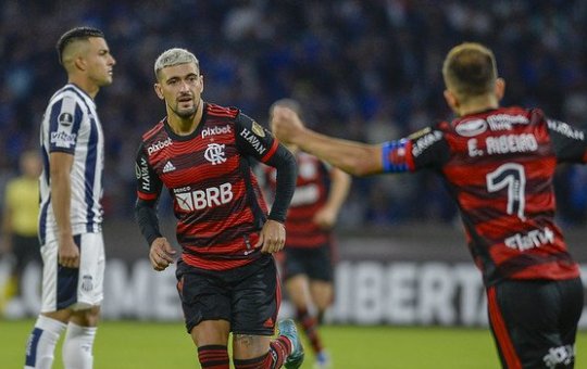 Flamengo joga mal, mas arranca empate com o Talleres na Libertadores